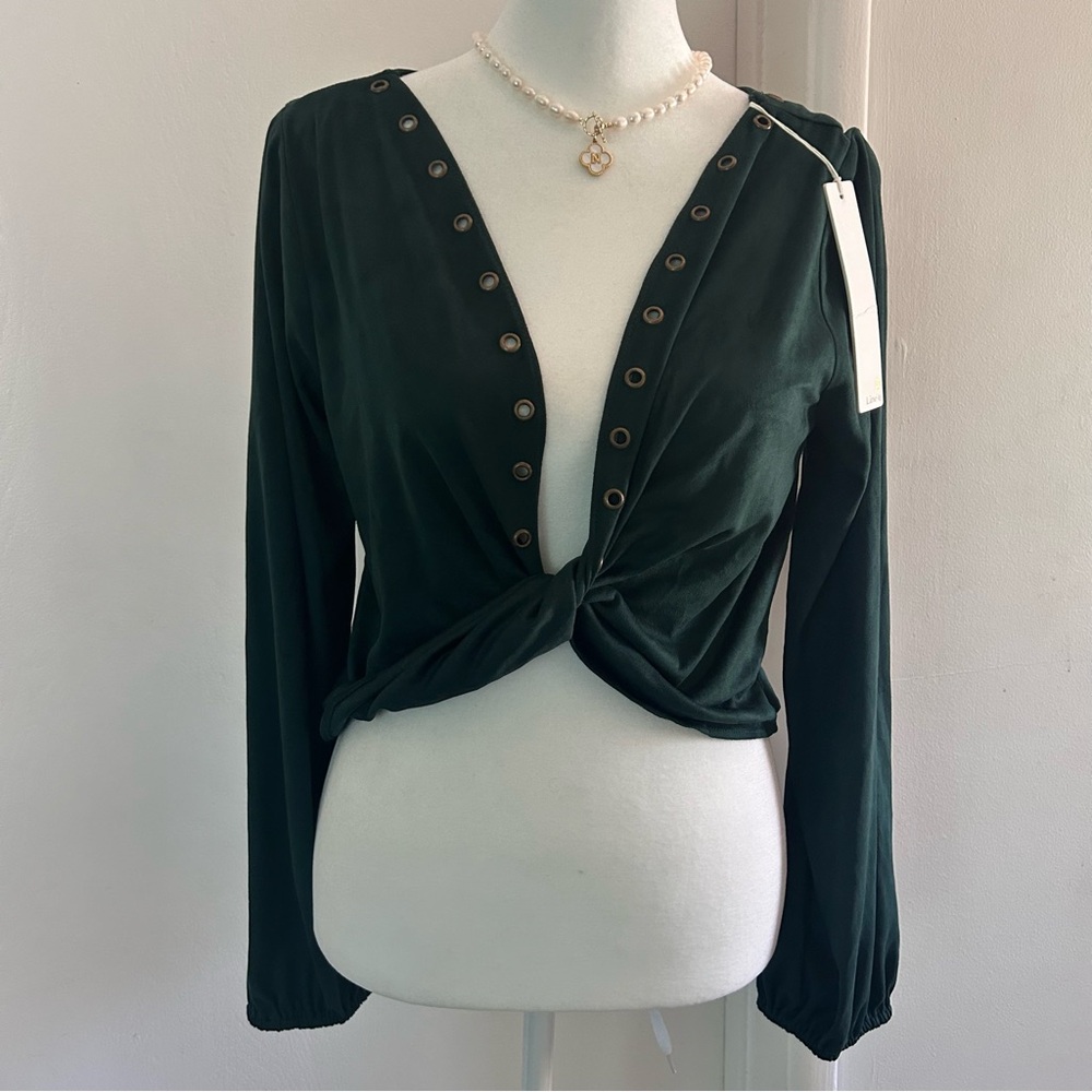 NWT LINE & DOT WOMEN’S GREEN VELVET LONG SLEEVES TWIST WAIST CROP TOP SIZE XS